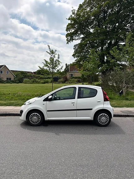 Peugeot 107 2013 photo 5