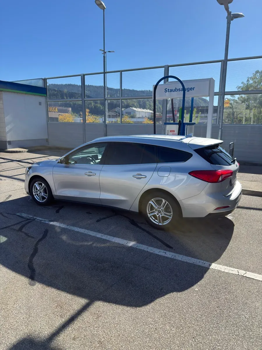 Ford Focus 2021 photo 3