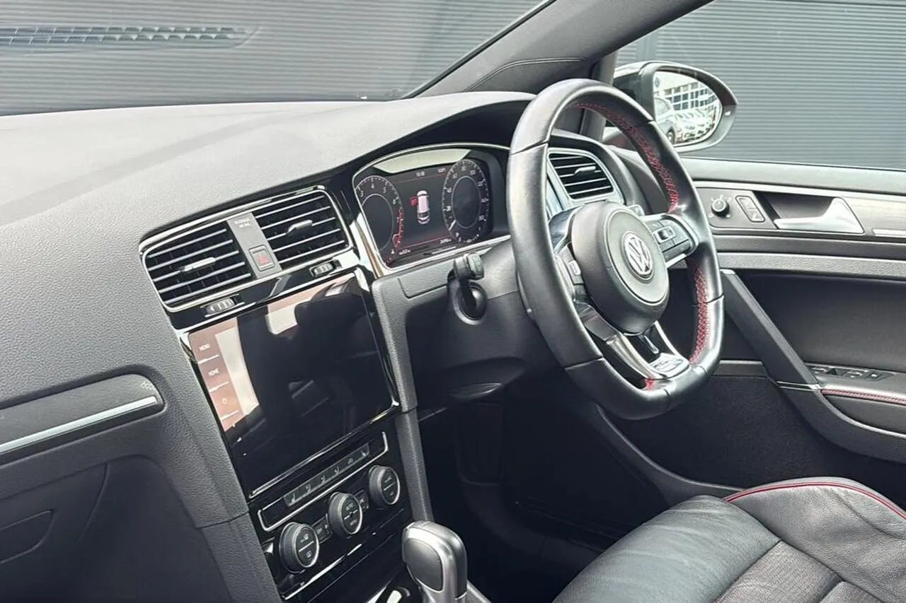 Volkswagen Golf 2018 photo 3