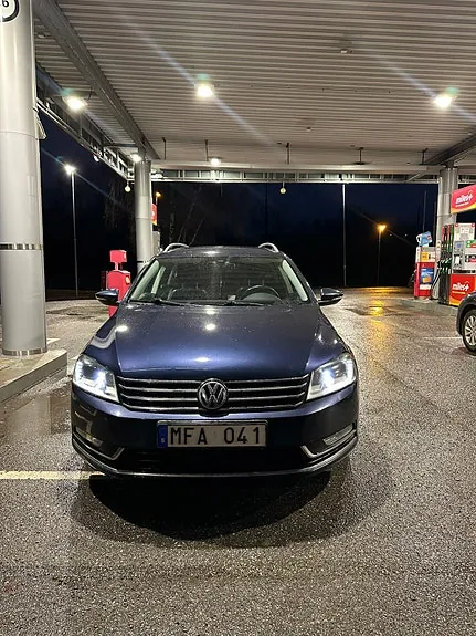Volkswagen Passat 2012 photo 2
