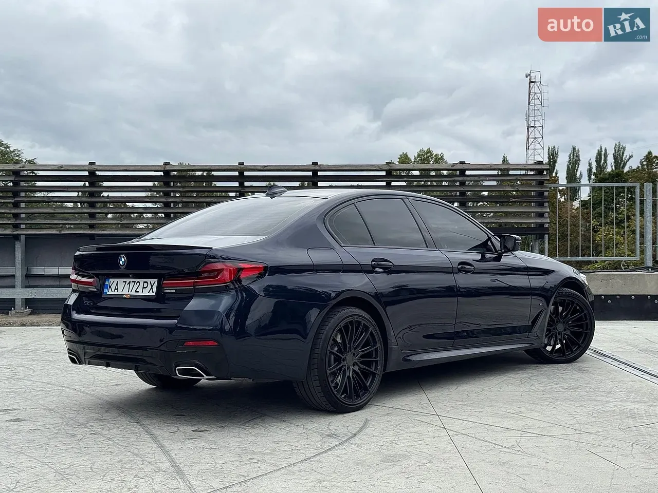 BMW 5 Series 2018 photo 2