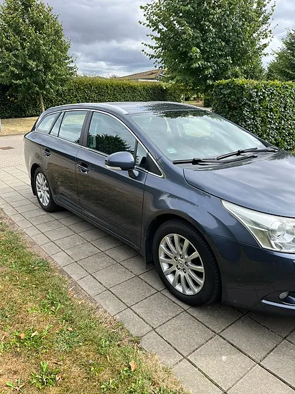 Toyota Avensis 2010 photo 3