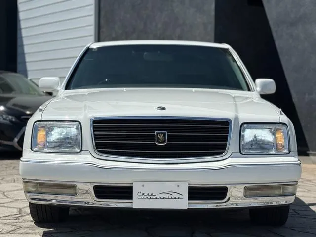 Toyota Century 1997 photo 2