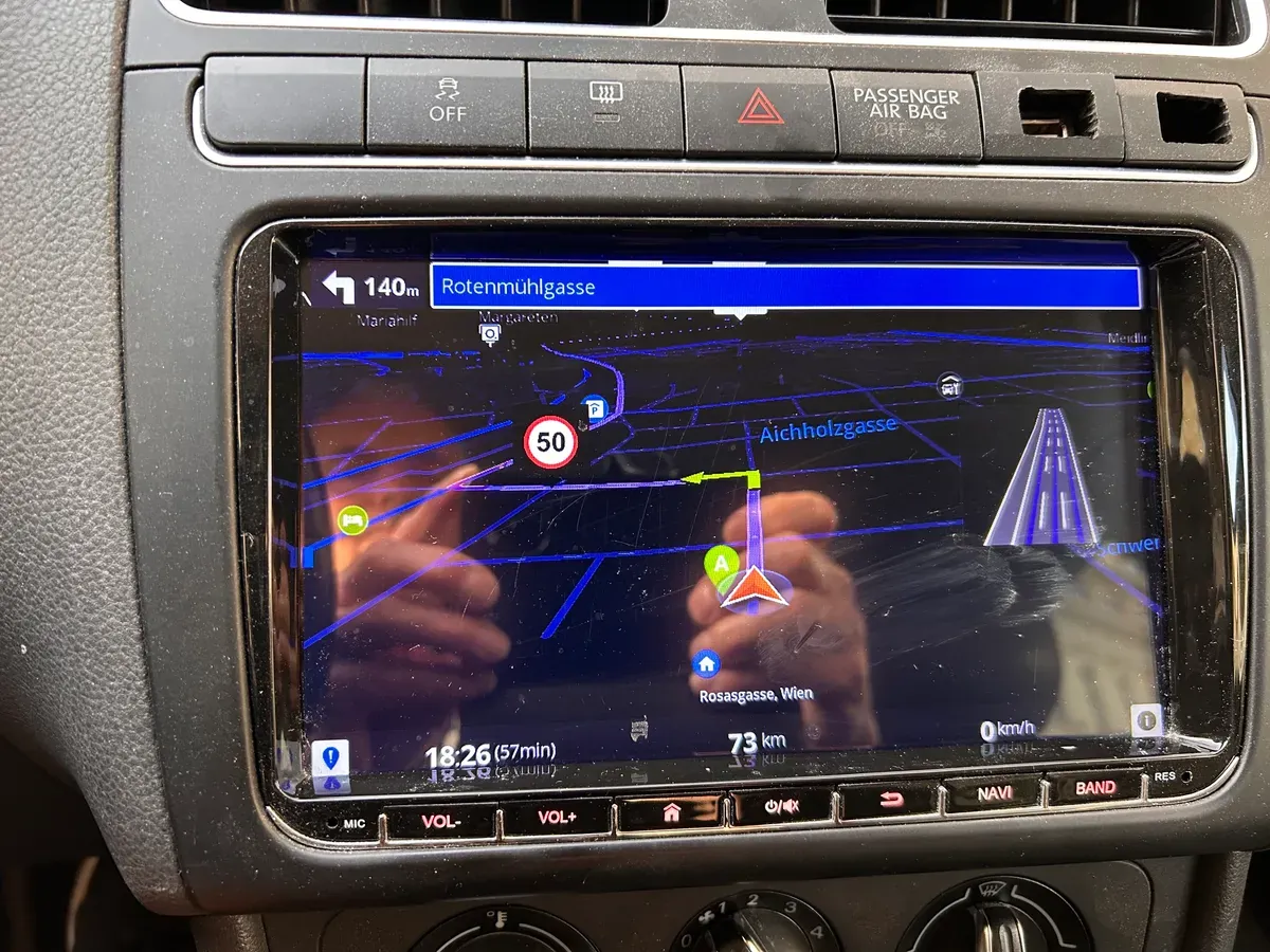 Volkswagen Polo 2012 photo 3