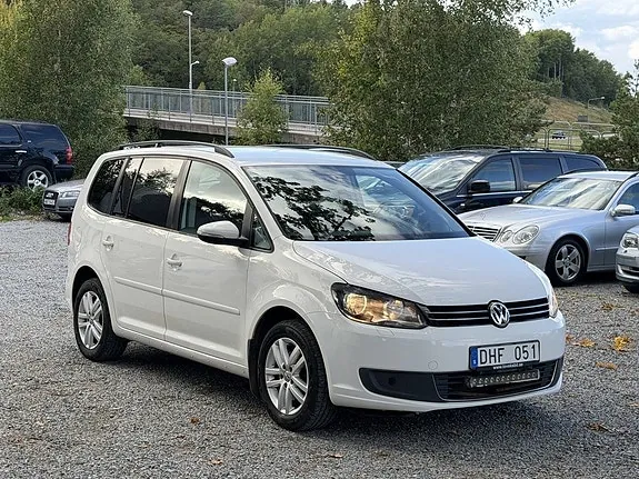 Volkswagen Touran 2013 photo 2