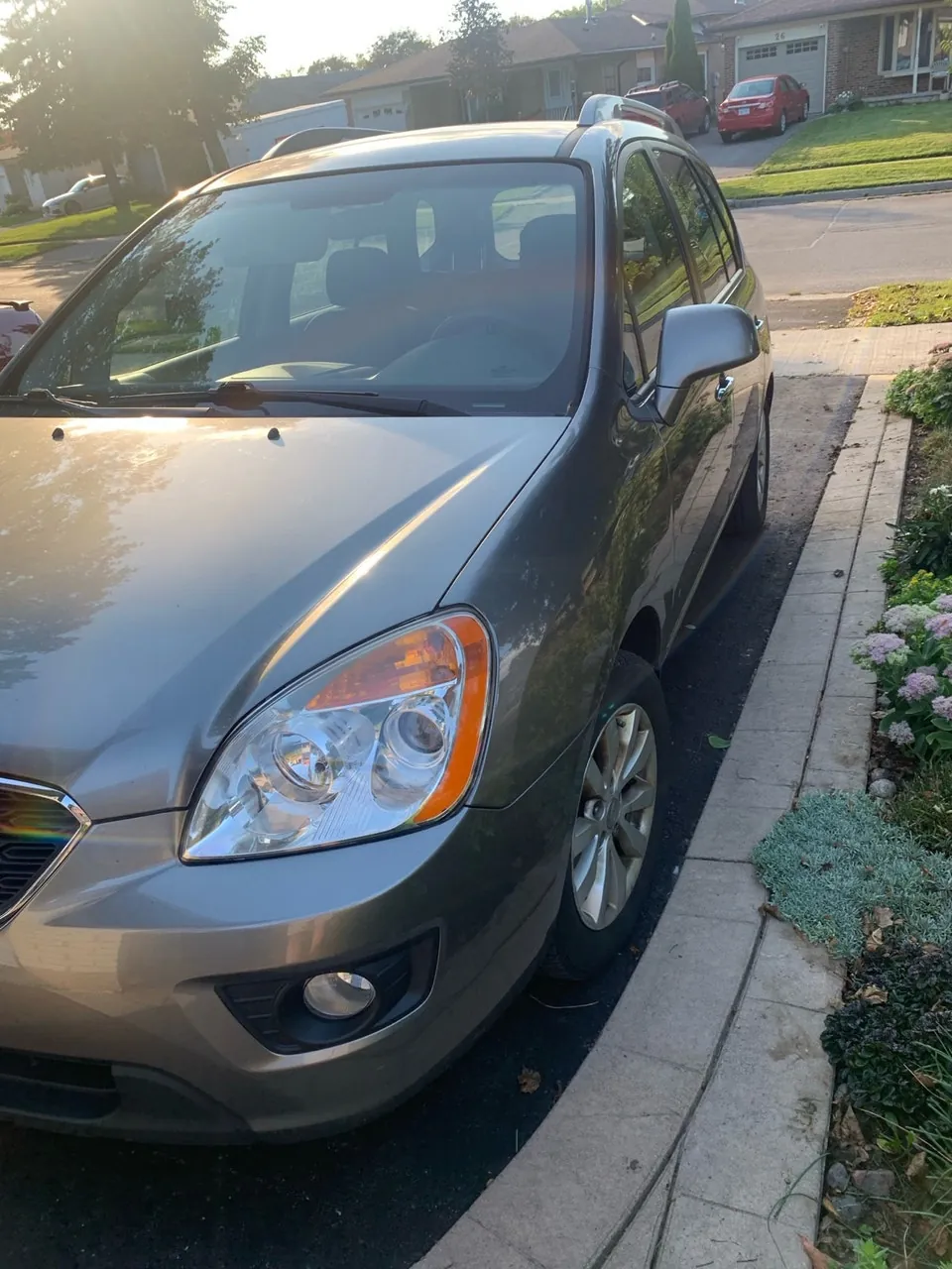 Kia Rondo 2012 photo 2