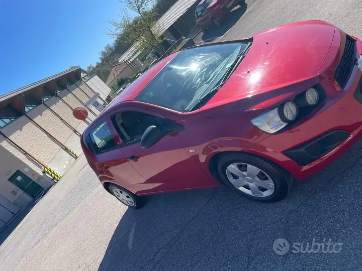 Chevrolet Aveo 2012 photo 3