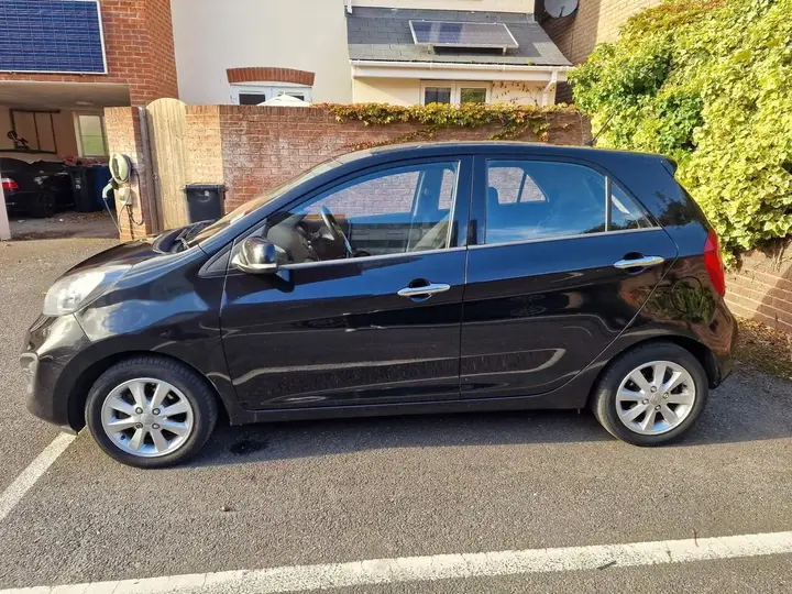 Kia Picanto 2011 photo 2