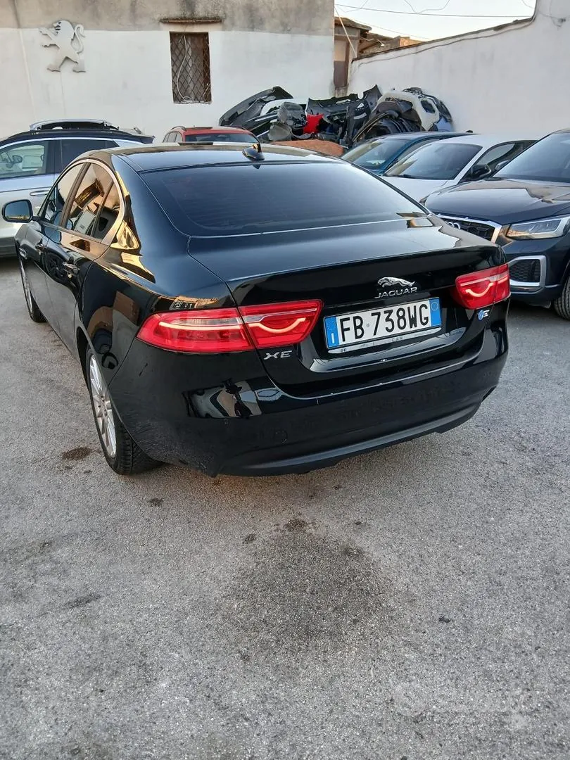 Jaguar Xe 2015 photo 2