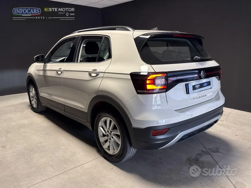 Volkswagen T-Cross 2023 photo 2