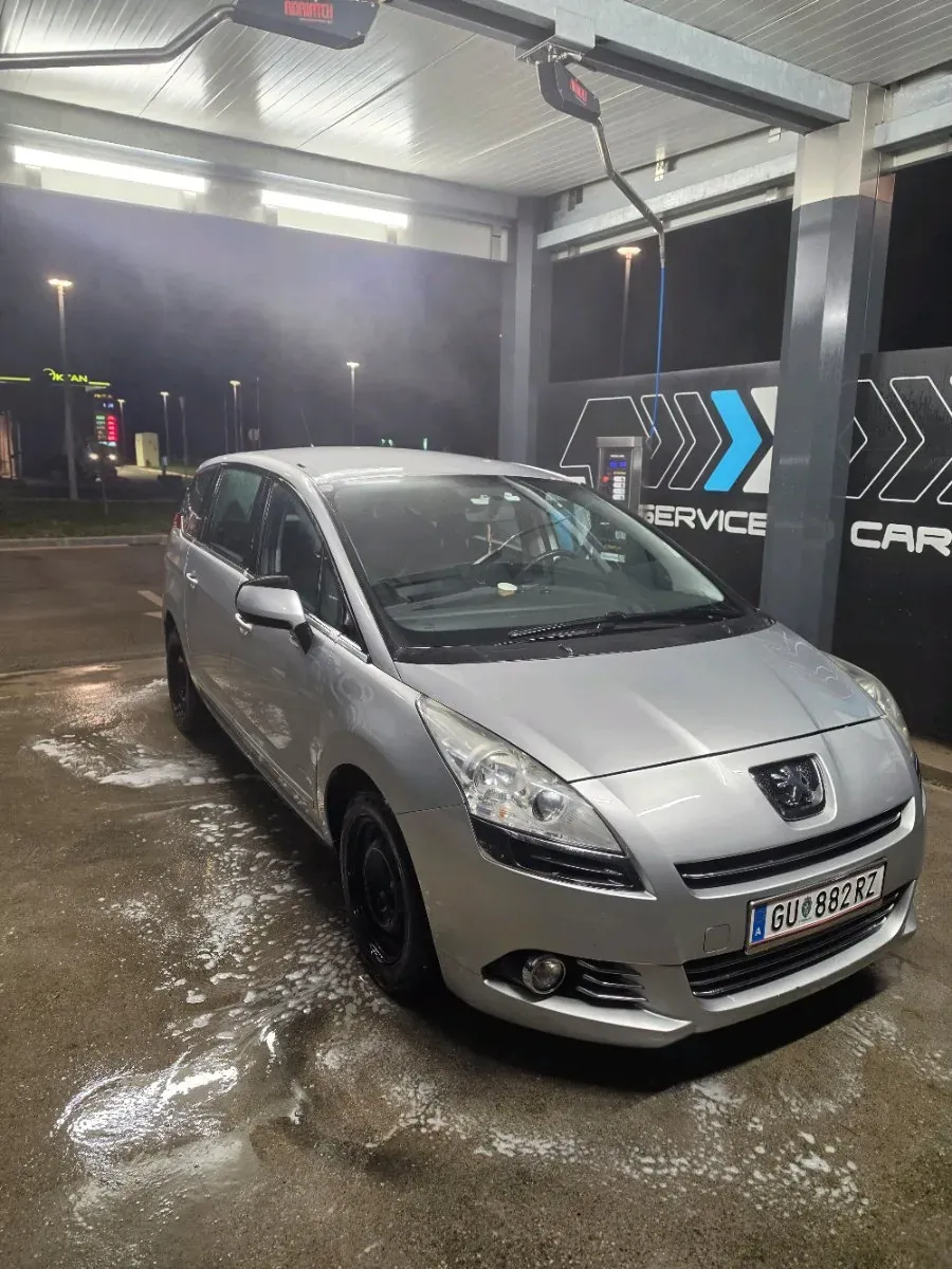 Peugeot 5008 2012 photo 3