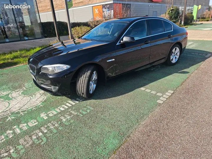 BMW 5 Series 2011 photo 3