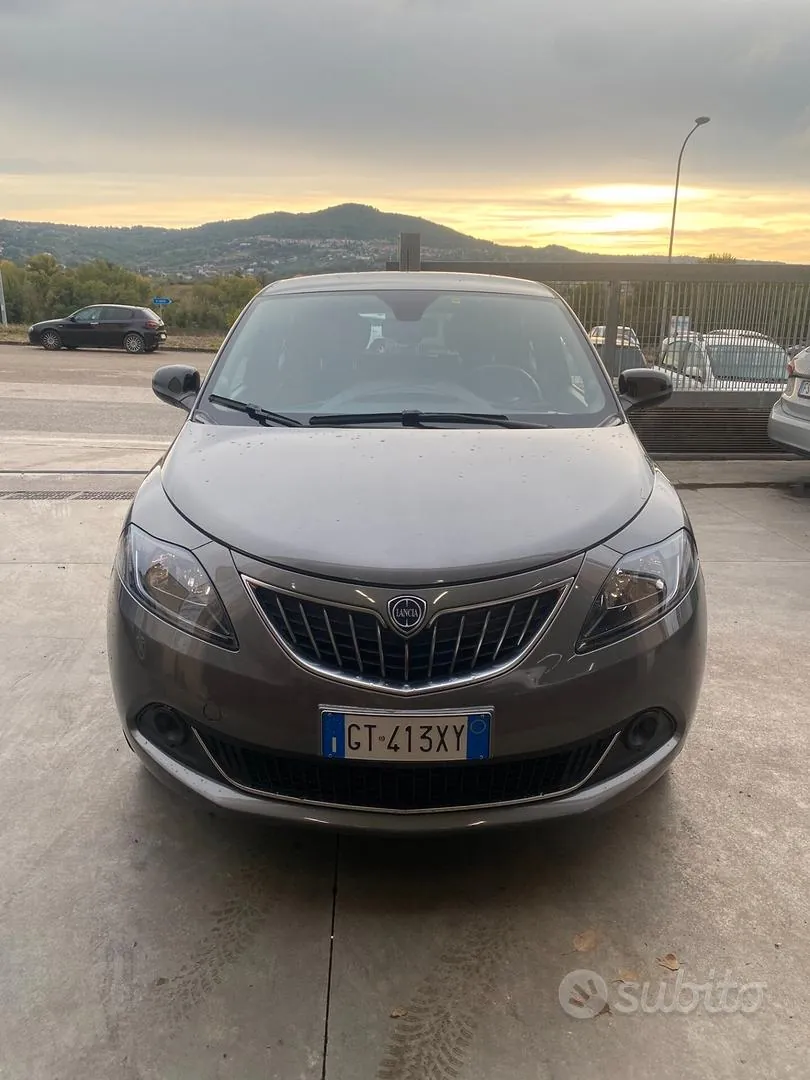Lancia Ypsilon