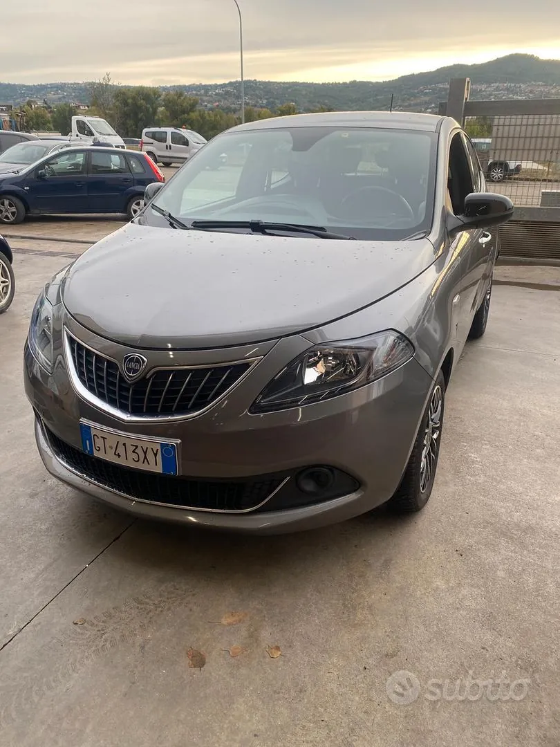 Lancia Ypsilon 2024 photo 2
