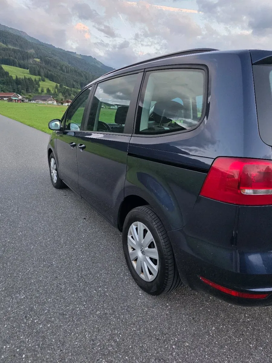 Volkswagen Sharan 2011 photo 3