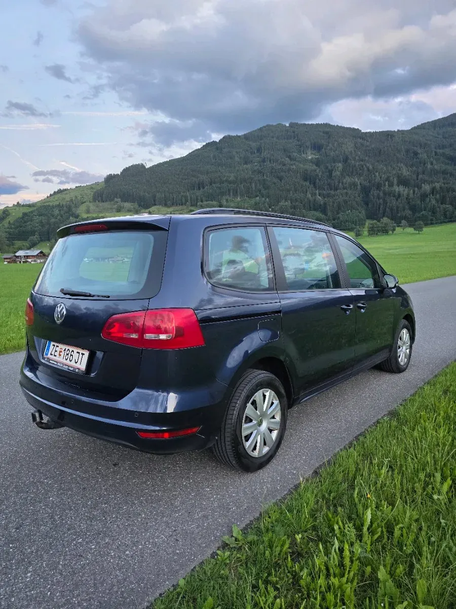 Volkswagen Sharan 2011 photo 2