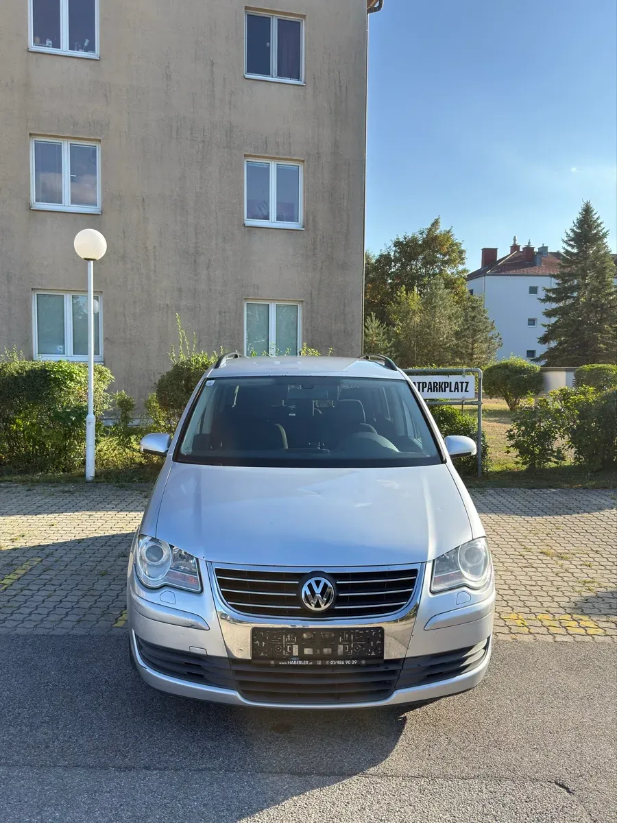 Volkswagen Touran 2008 photo 3