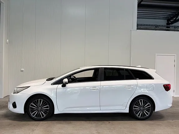 Toyota Avensis 2017 photo 5