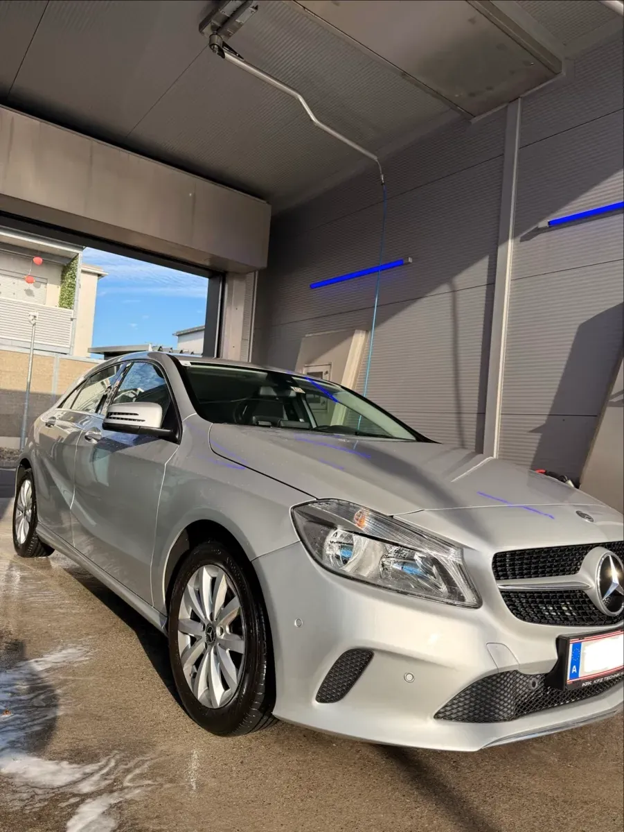 Mercedes-Benz A-Class 2018 photo 3