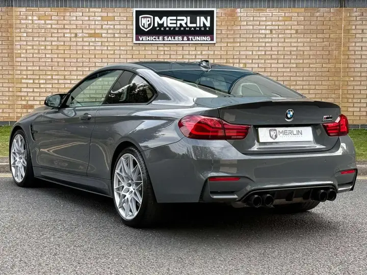 BMW M4 2019 photo 4