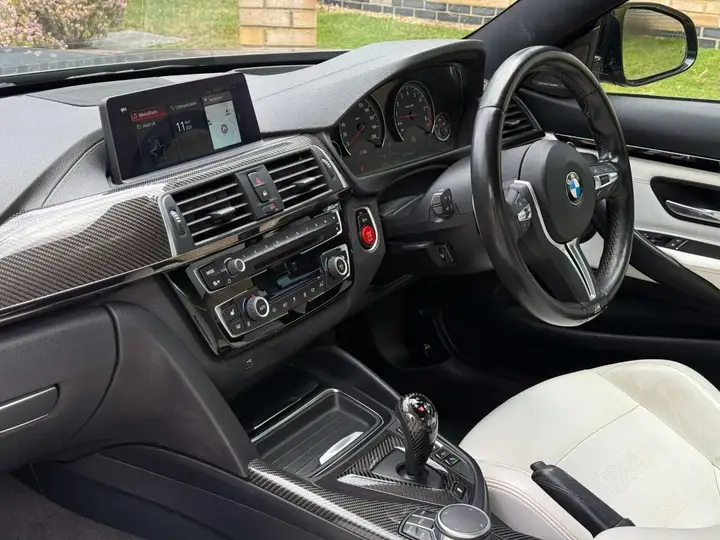 BMW M4 2019 photo 2