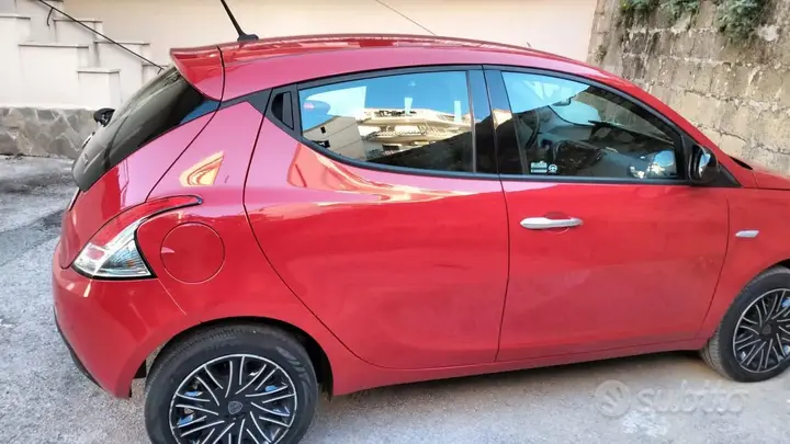 Lancia Ypsilon