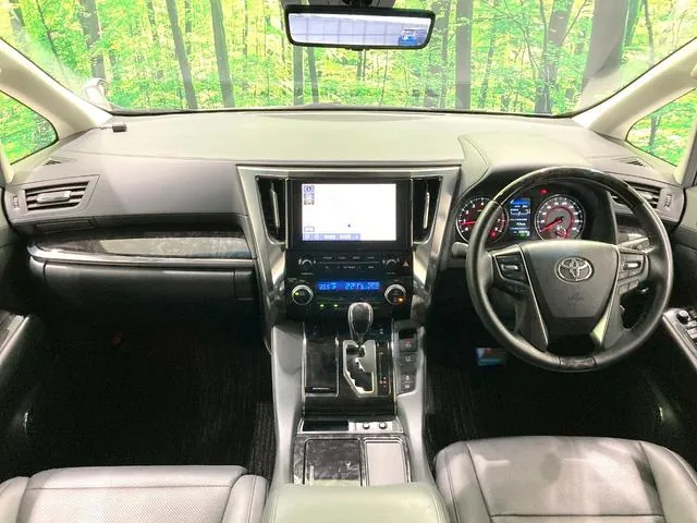 Toyota Alphard 2023 photo 2