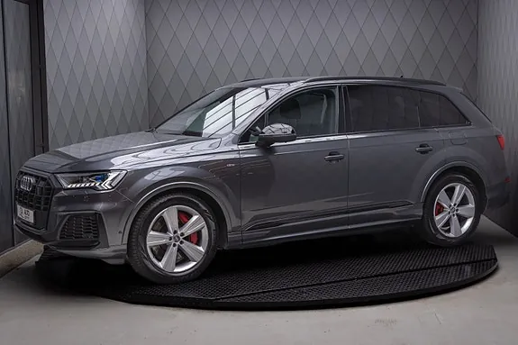Audi Q7 2021 photo 2