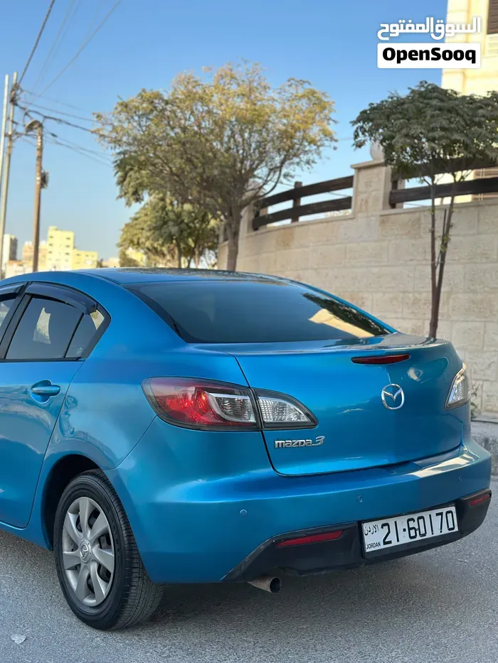 Mazda 3 2011 photo 2