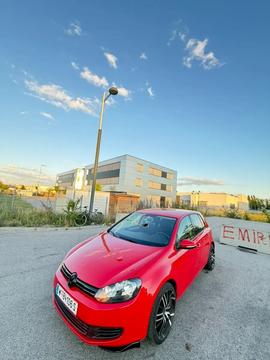 Volkswagen Golf 2010 photo 2
