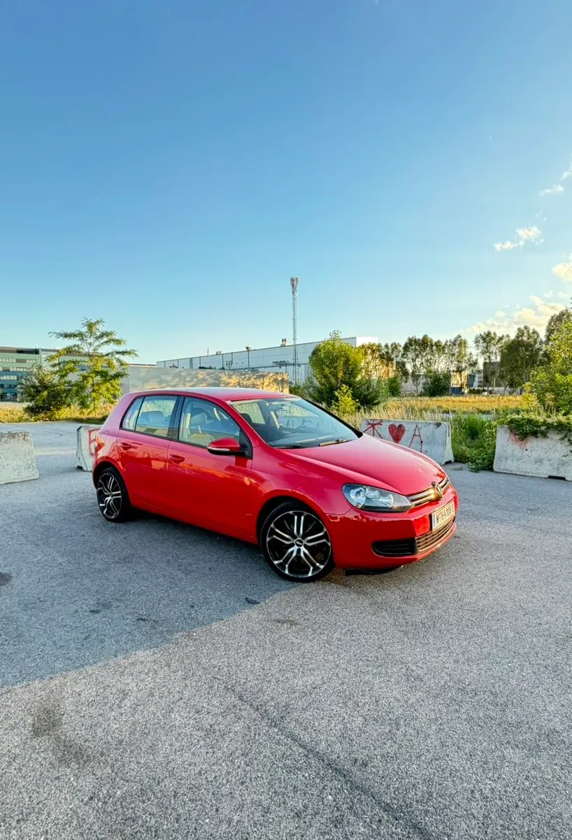Volkswagen Golf 2010 photo 3
