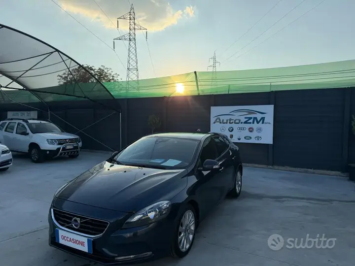 Volvo V40 2012 photo 2