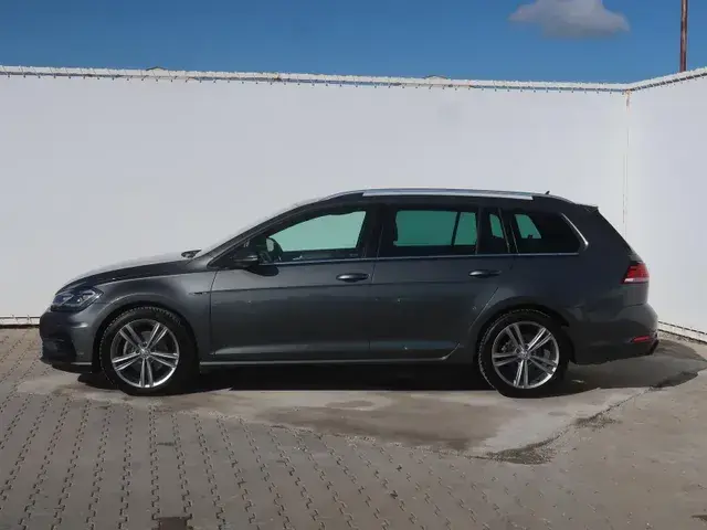 Volkswagen Golf Variant 2019 photo 2