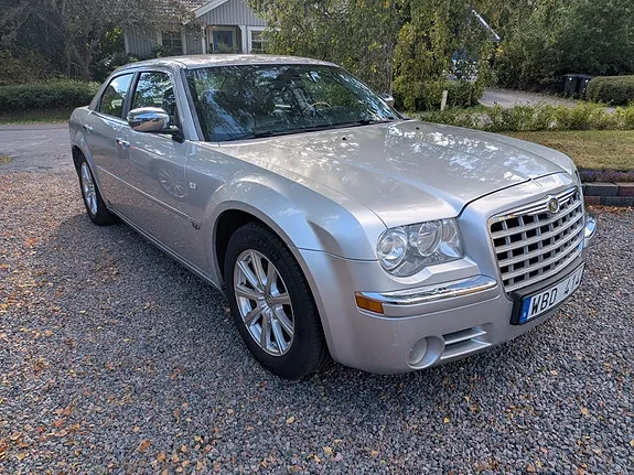 Chrysler 300C 2005 photo 2