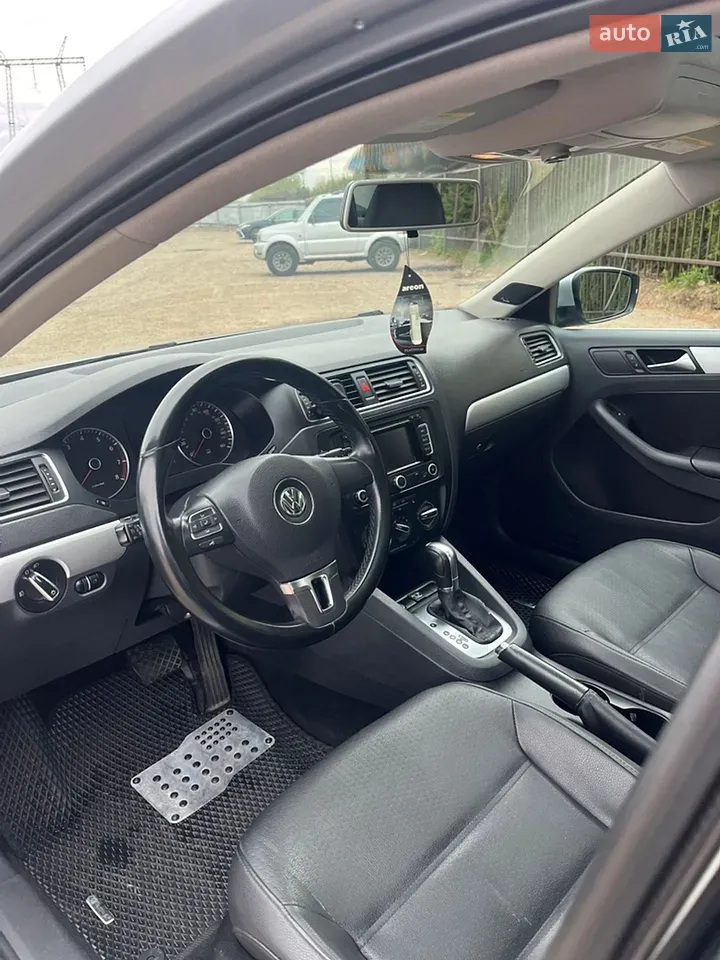 Volkswagen Jetta 2011 photo 5