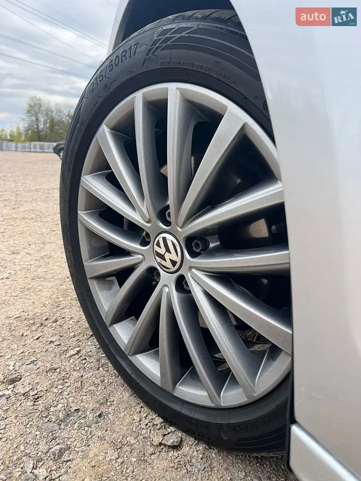 Volkswagen Jetta 2011 photo 2