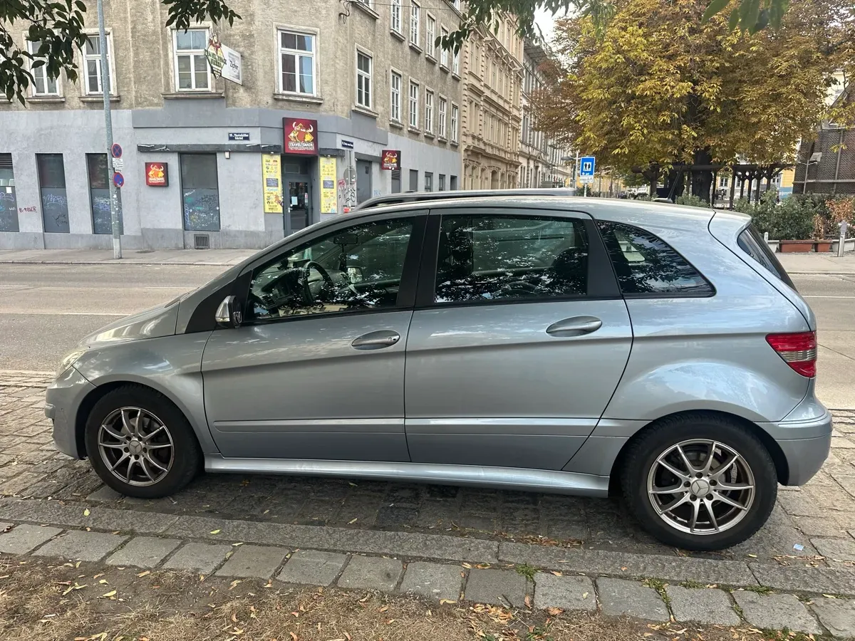 Mercedes-Benz B-Class 2008 photo 2