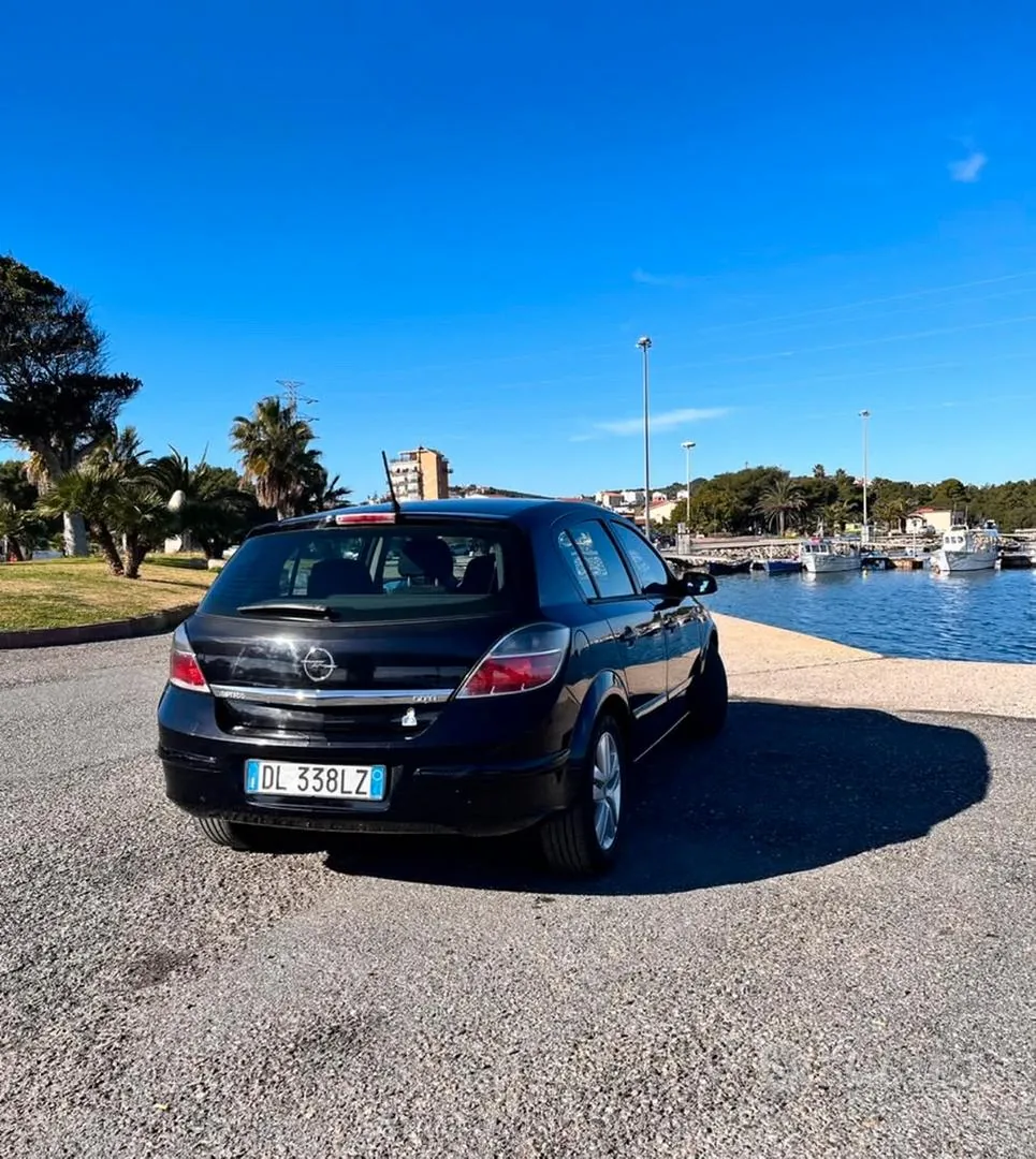 Opel Astra H 2007 photo 3