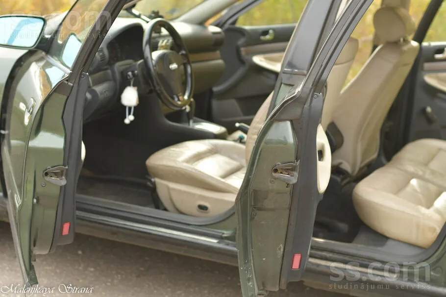 Audi A4 1999 photo 2