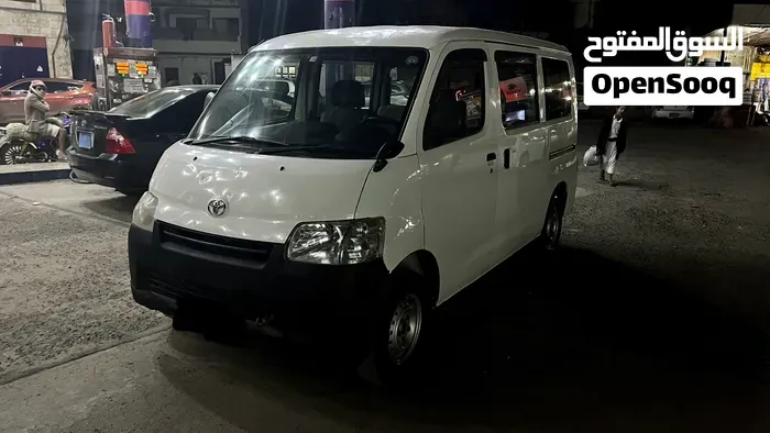 Toyota Bus - Van