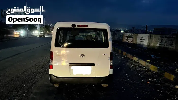 Toyota Bus - Van 2018 photo 4