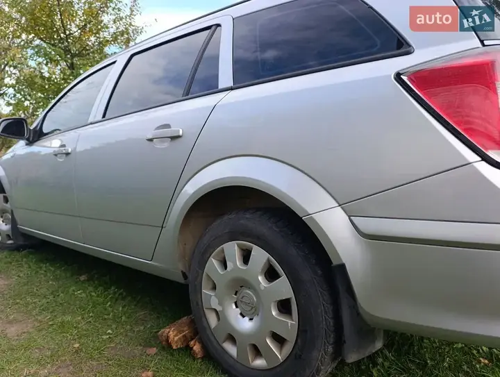 Opel Astra 2009 photo 3