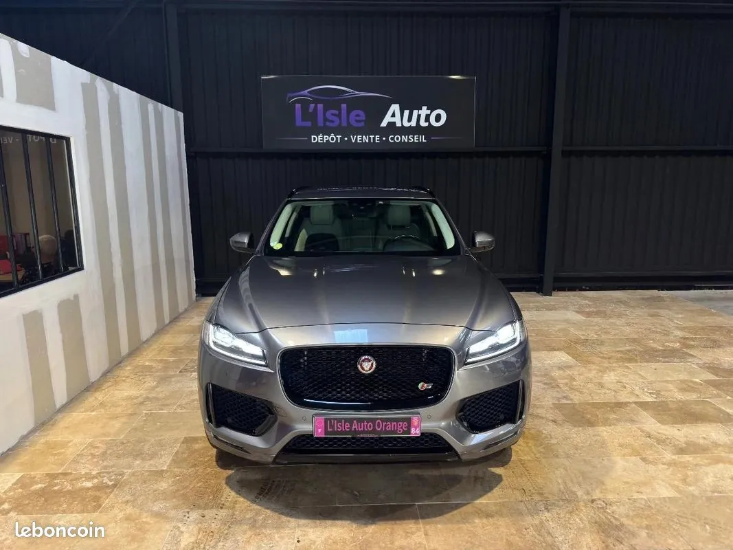 Jaguar F-Pace 2017 photo 4