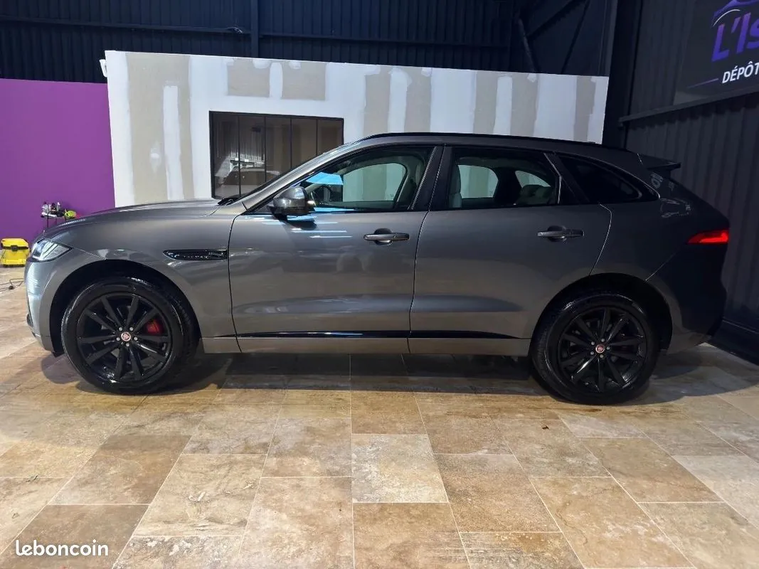 Jaguar F-Pace 2017 photo 5