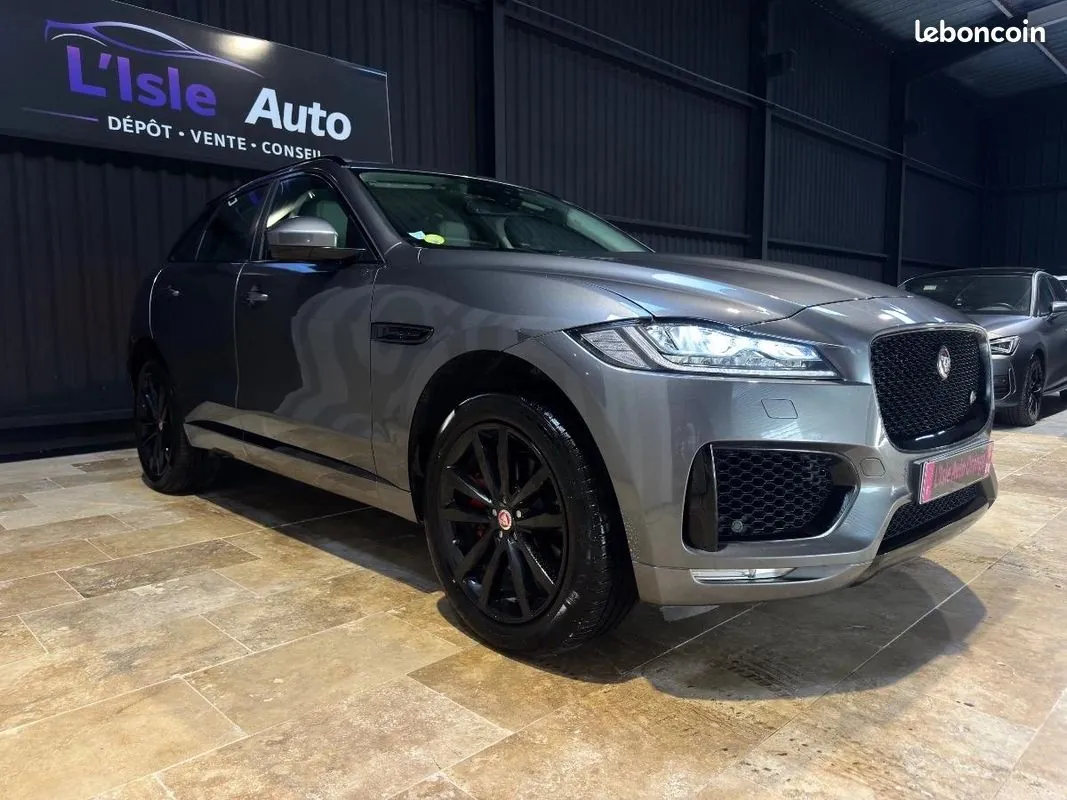 Jaguar F-Pace