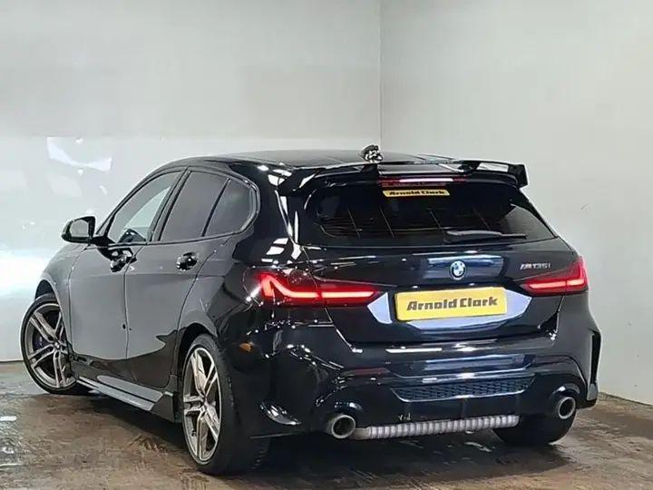 BMW 1 Series 2022 photo 2