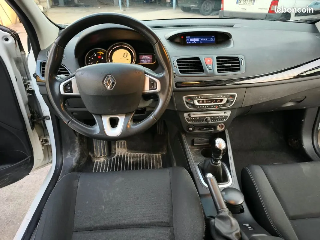 Renault Megane 2012 photo 3