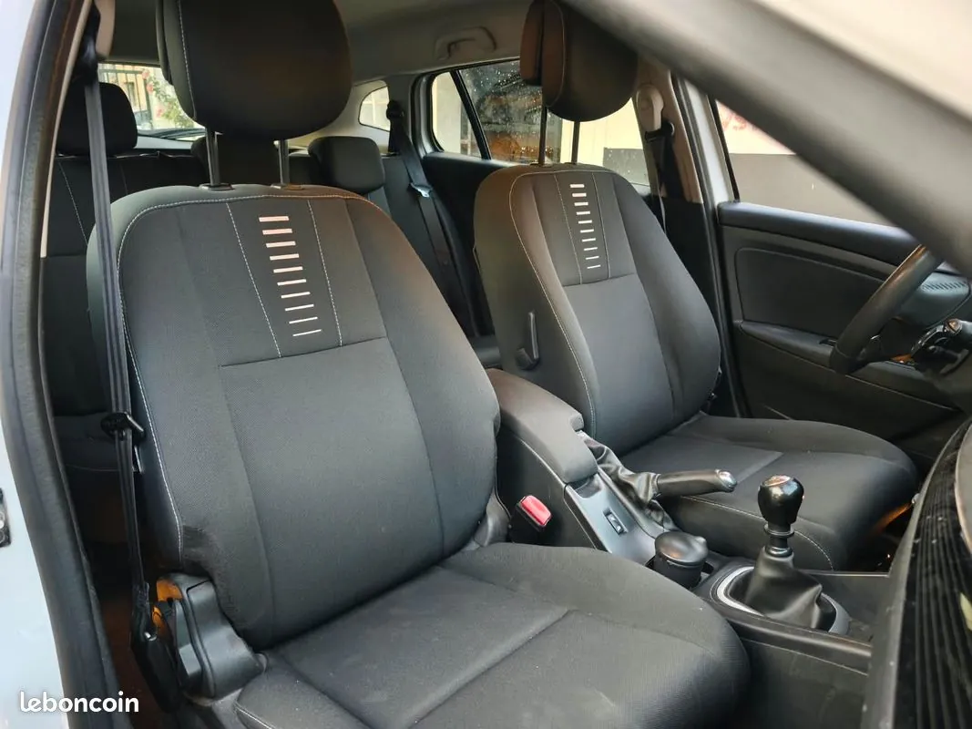 Renault Megane 2012 photo 4