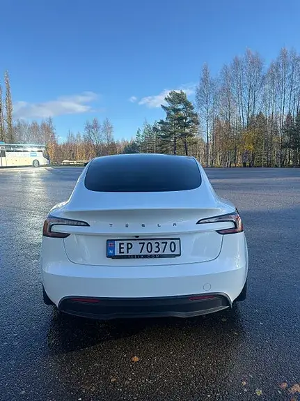 Tesla Model 3 2026 photo 4
