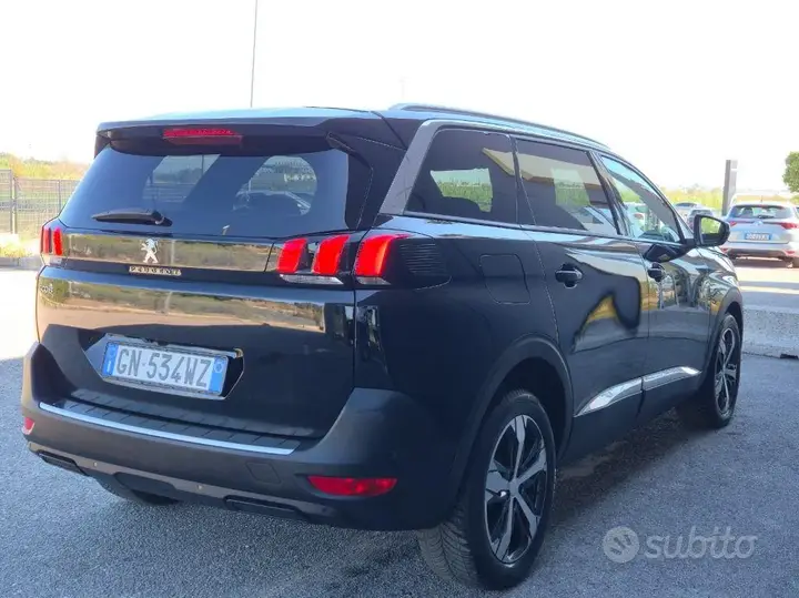 Peugeot 5008 2023 photo 5